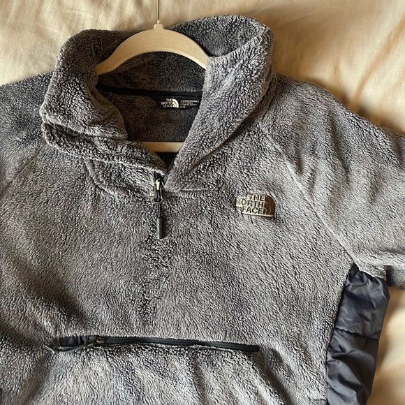 North Face Quarter Zip Fleece Pullover - Picture 3 of 6
